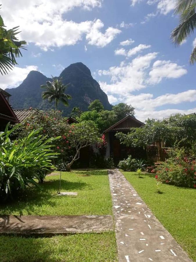 Lattanavongsa Guesthouse And Bungalows Muang Ngoi Exterior foto