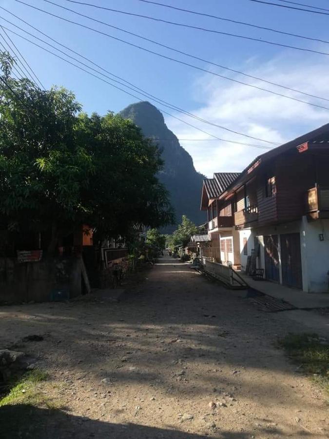 Lattanavongsa Guesthouse And Bungalows Muang Ngoi Exterior foto