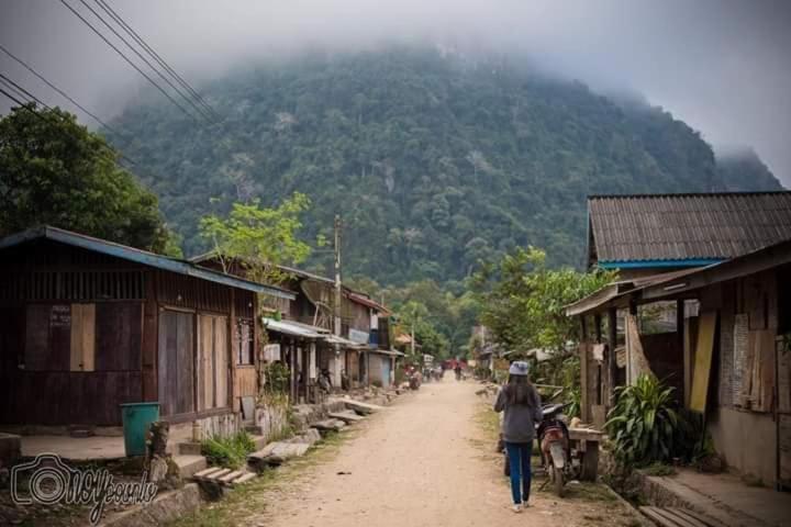 Lattanavongsa Guesthouse And Bungalows Muang Ngoi Exterior foto