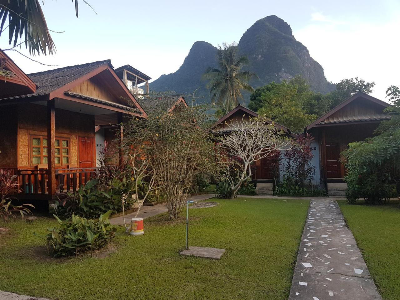 Lattanavongsa Guesthouse And Bungalows Muang Ngoi Exterior foto