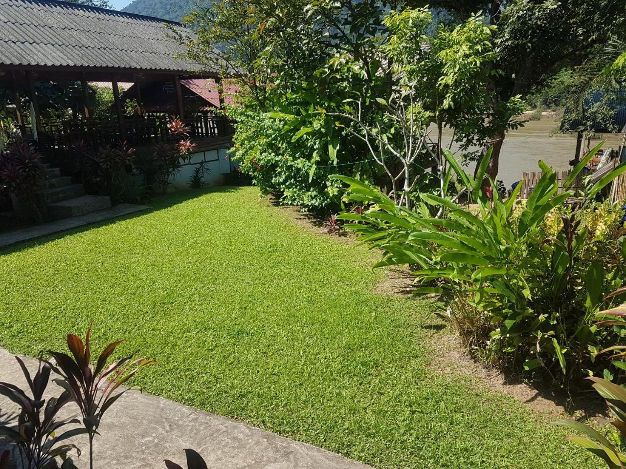 Lattanavongsa Guesthouse And Bungalows Muang Ngoi Exterior foto