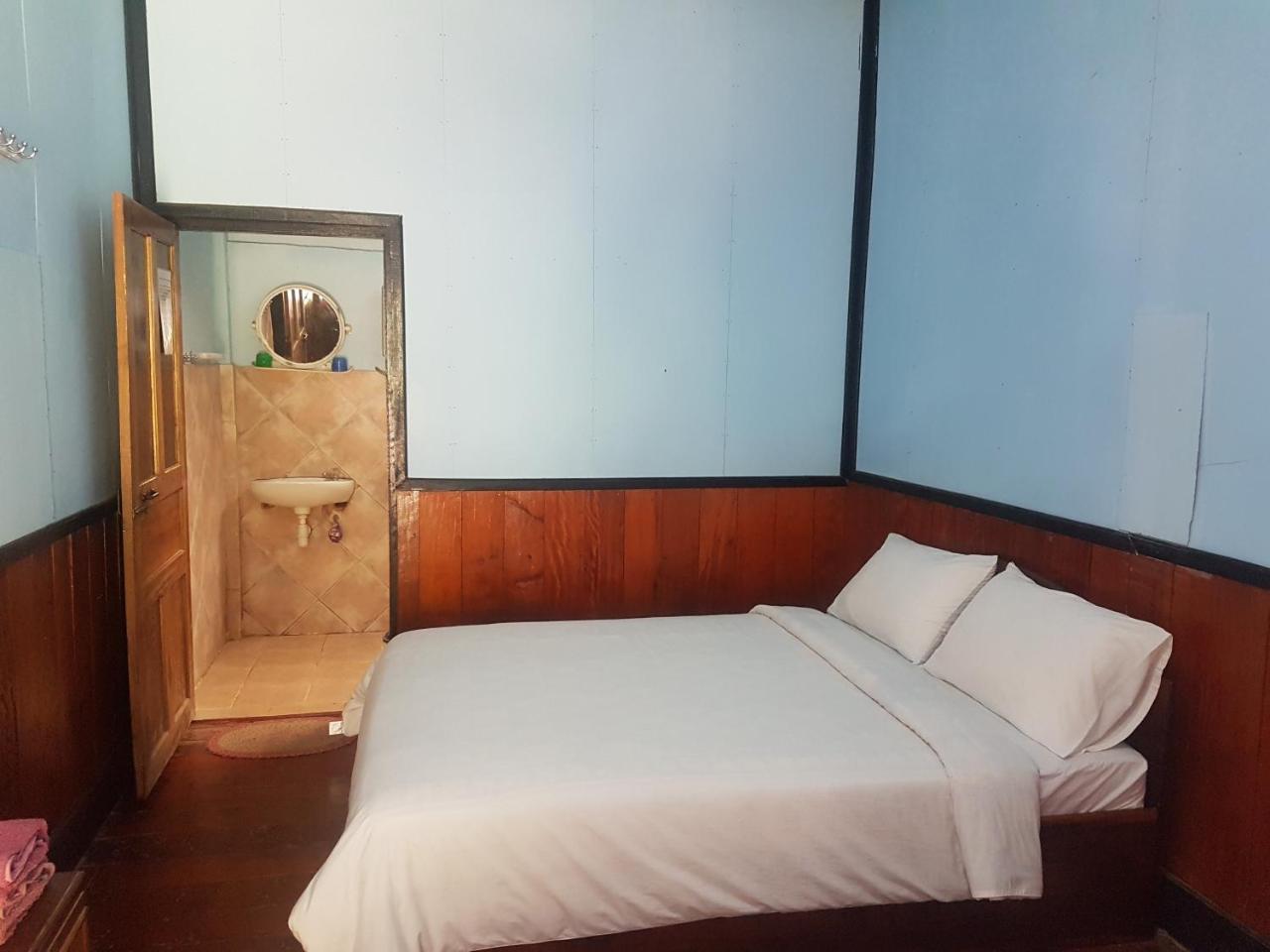 Lattanavongsa Guesthouse And Bungalows Muang Ngoi Exterior foto