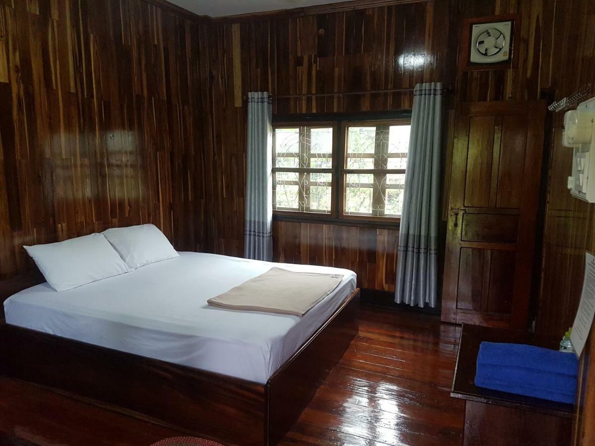 Lattanavongsa Guesthouse And Bungalows Muang Ngoi Exterior foto