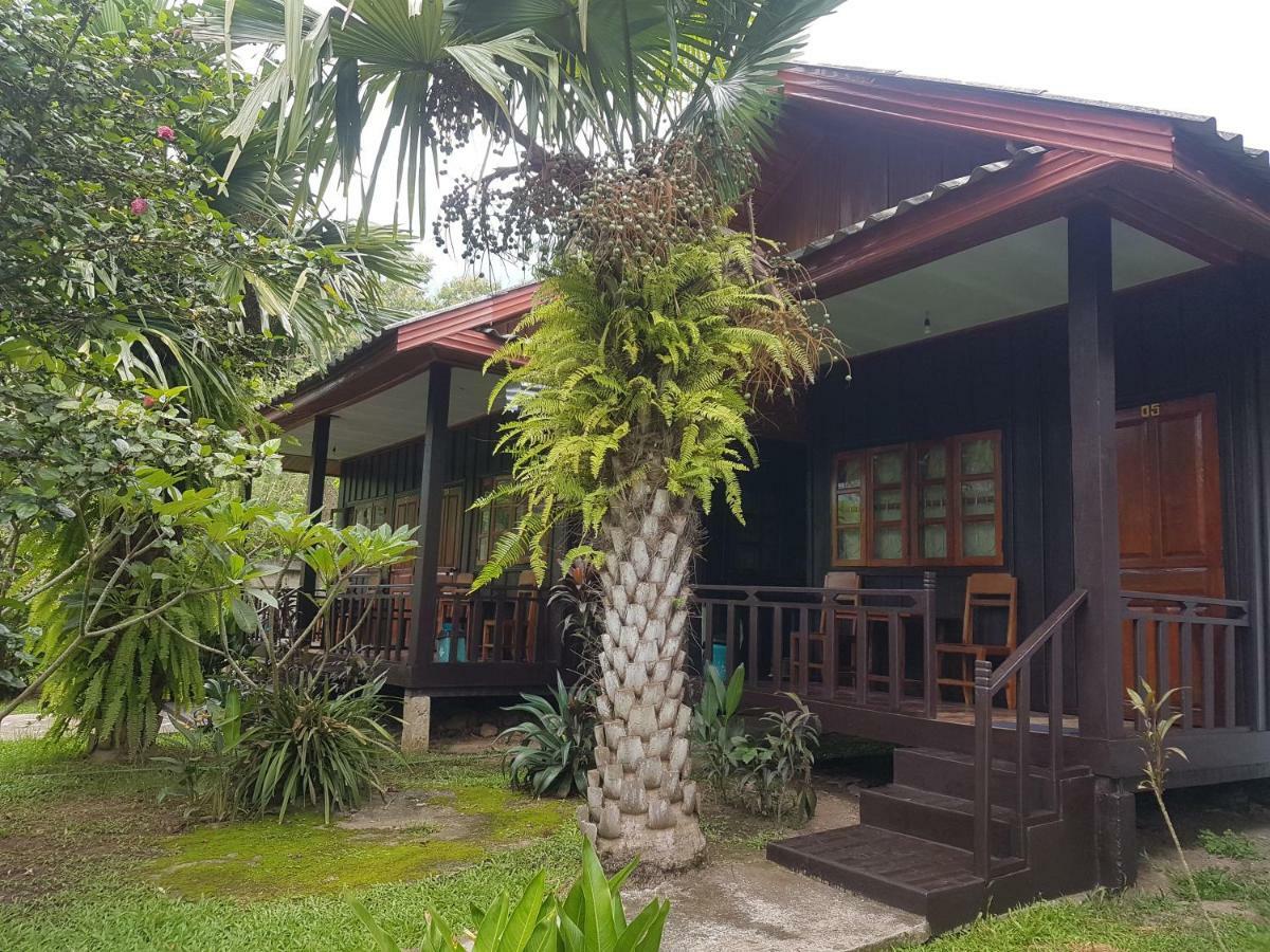 Lattanavongsa Guesthouse And Bungalows Muang Ngoi Exterior foto